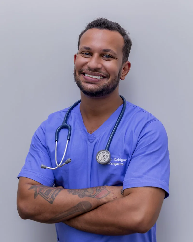 Dra. Marina Alves, cirurgiã-dentista