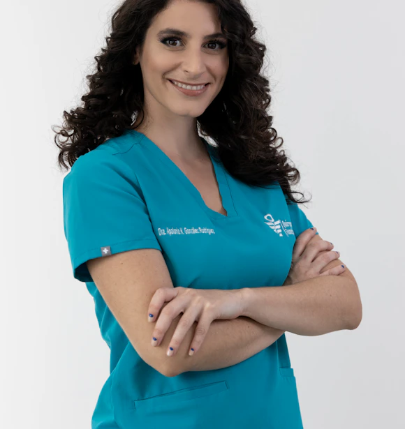 Dra. Larissa Pinto